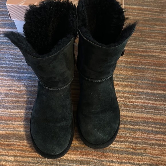 Ugg Women’s Bailey Button - Picture 6 of 6